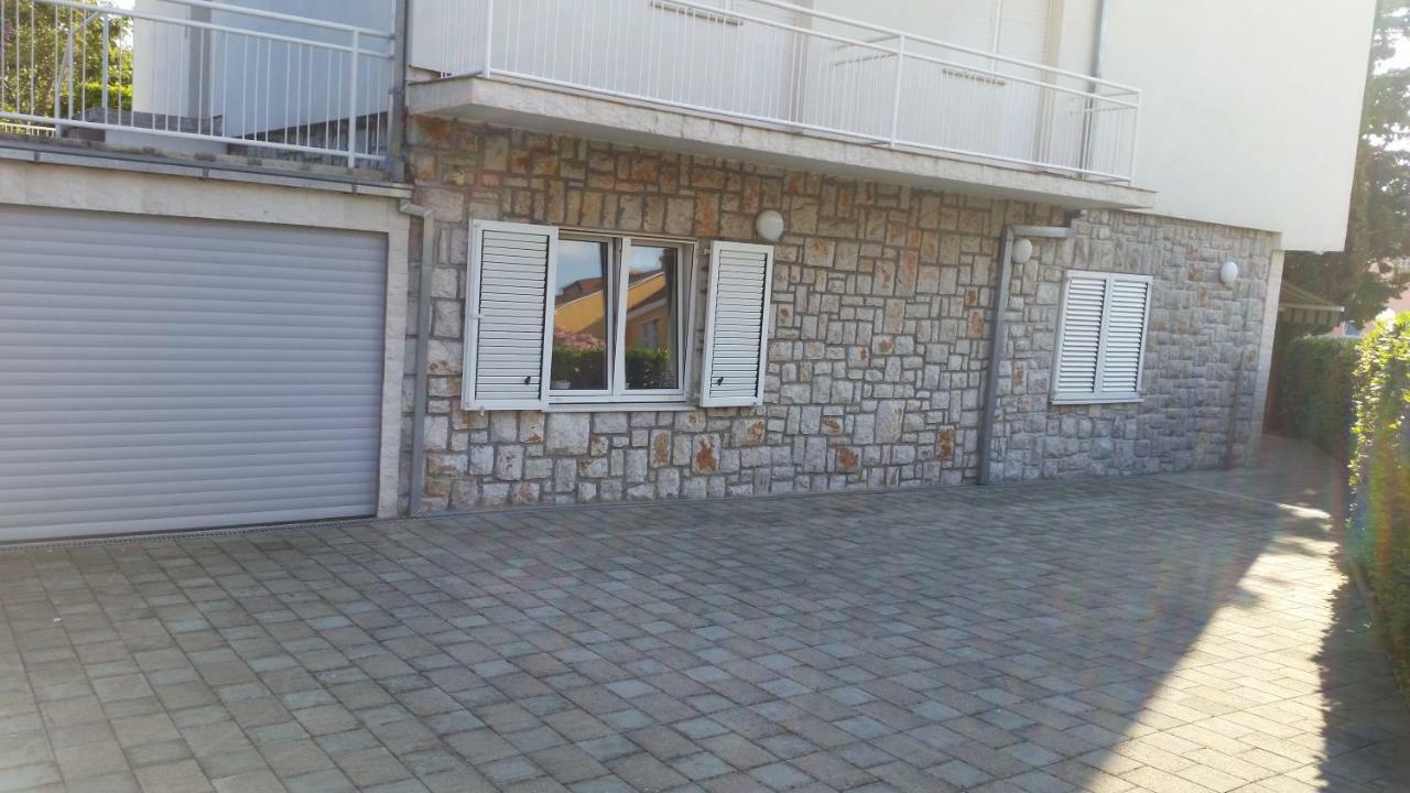 Appartamento Vipava Selce Esterno foto