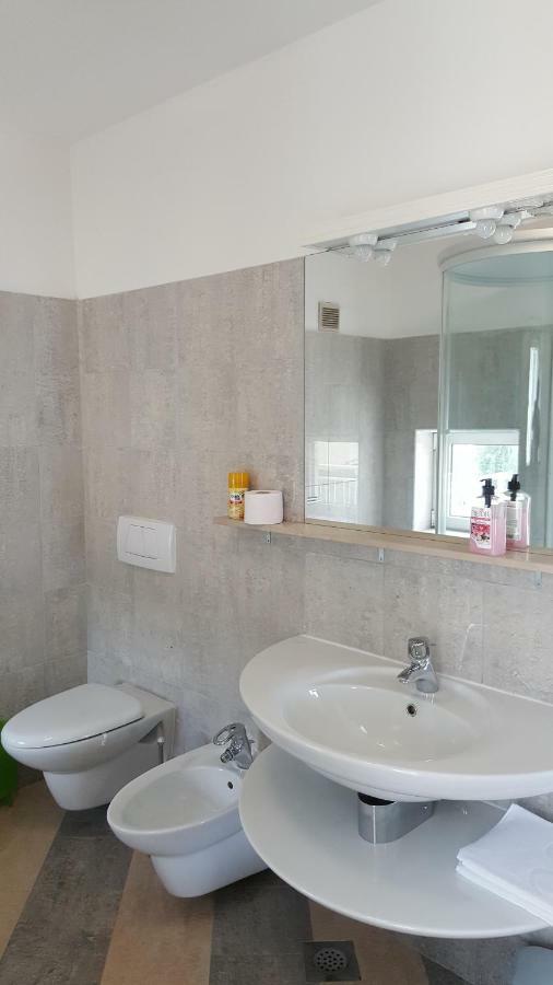 Appartamento Vipava Selce Esterno foto