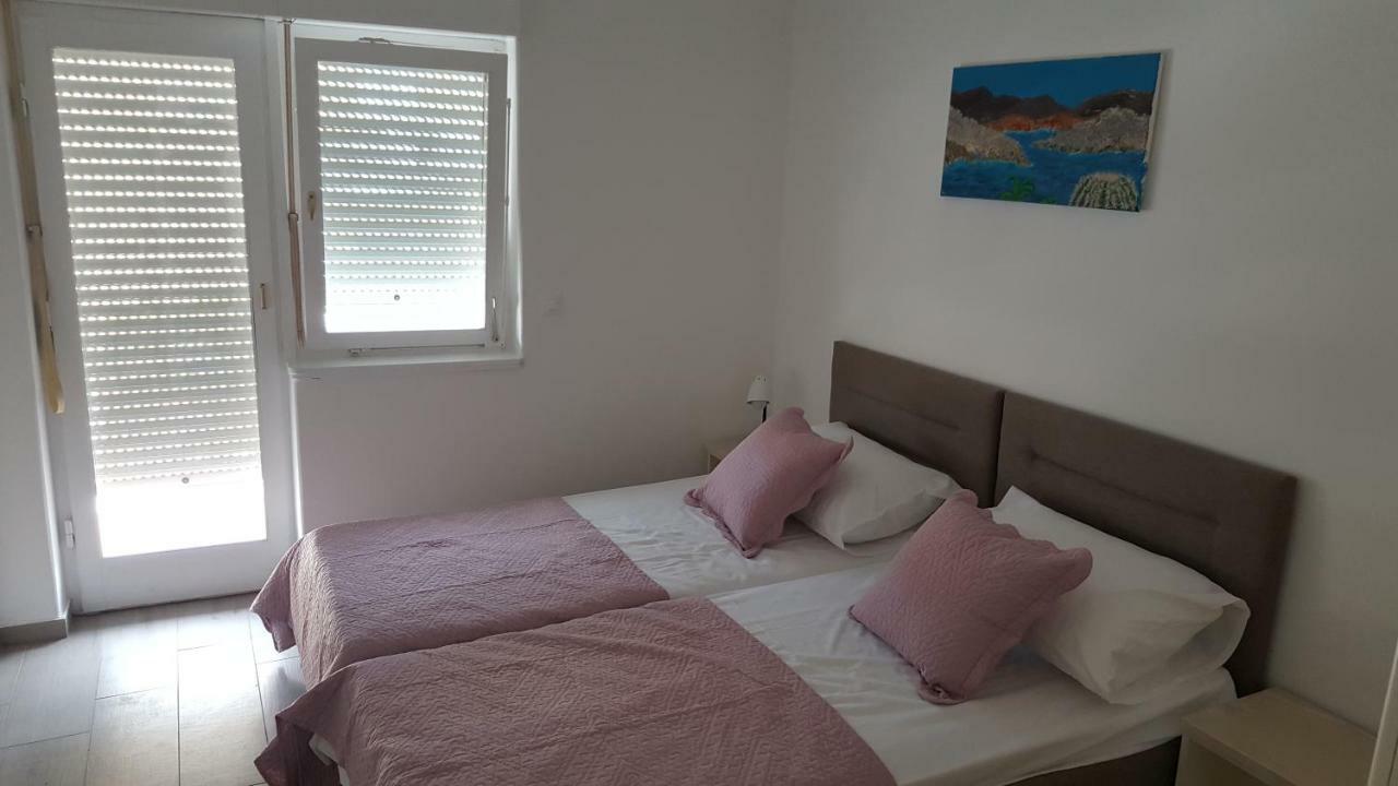 Appartamento Vipava Selce Esterno foto