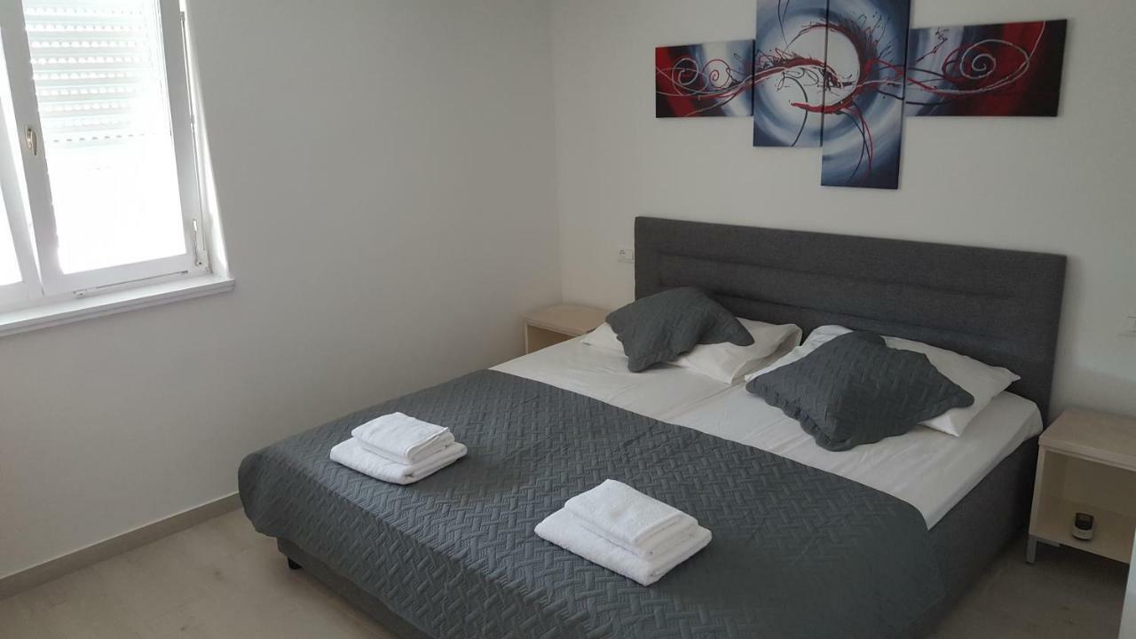 Appartamento Vipava Selce Esterno foto