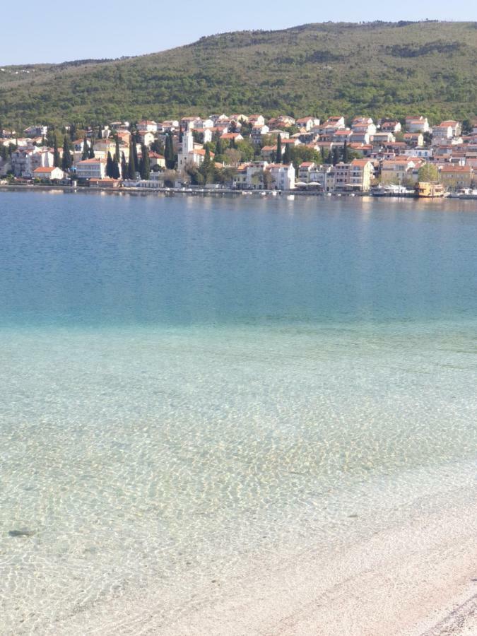 Appartamento Vipava Selce Esterno foto